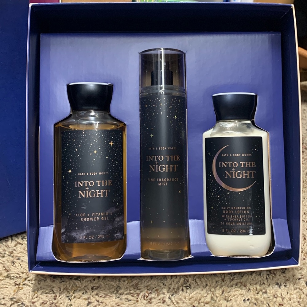BNIB THE MARVELOUS WORLD OF INTO THE NIGHT Gift Set and Box